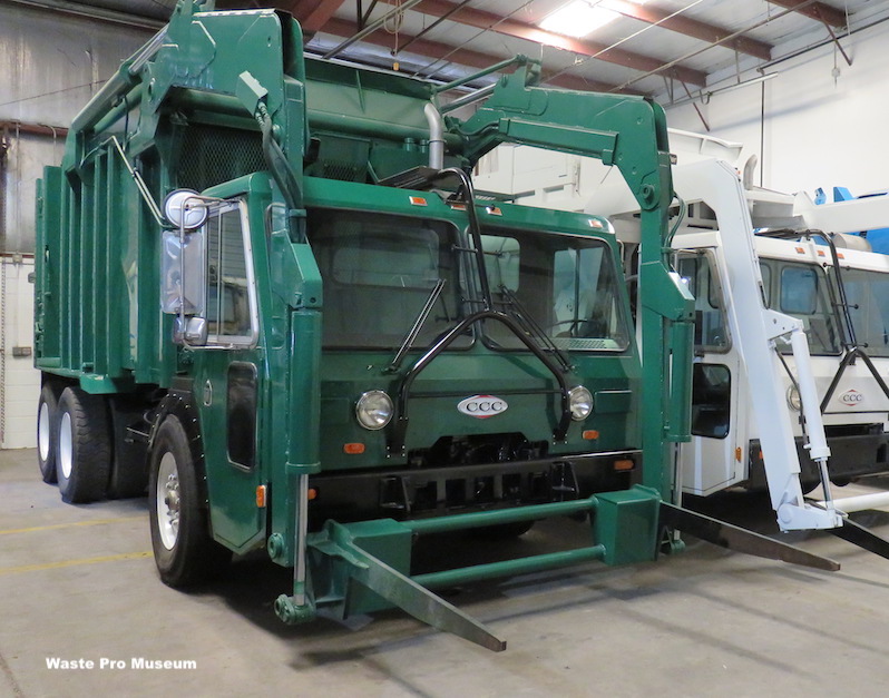 Garbage Truck #1947 Collecting Trash 🤢 #fyp #garbagetruck #truck #new, Truck